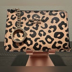 Kate Spade New York Darcy Leopard print leather medium L zip cardholder keychain